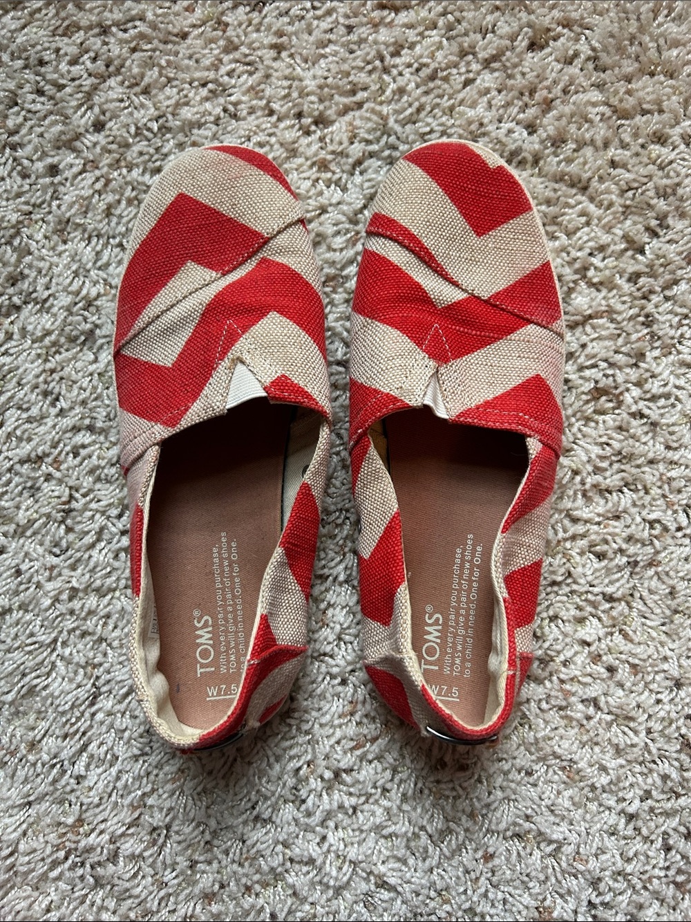 Toms Women's Orange and Cream Chevron Slip-On Flats